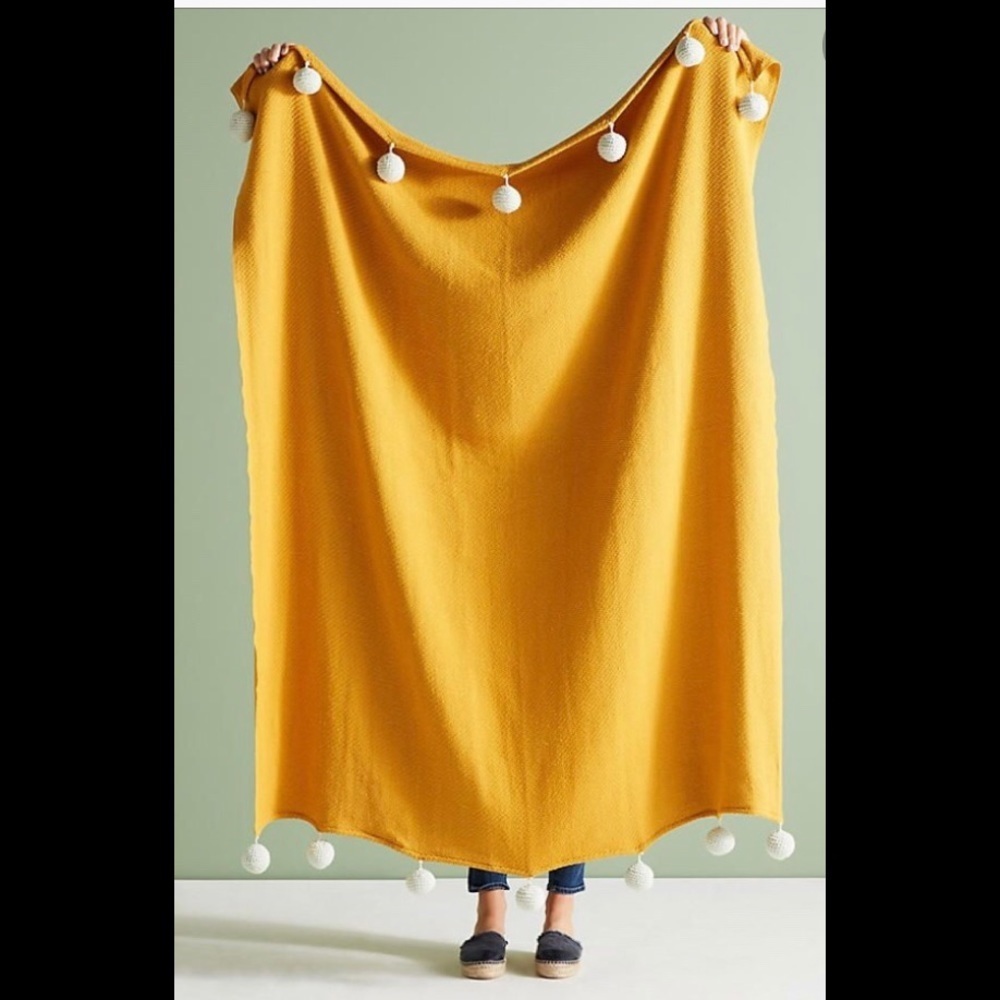 New Anthropologie Sonoran Pommed Throw blanket